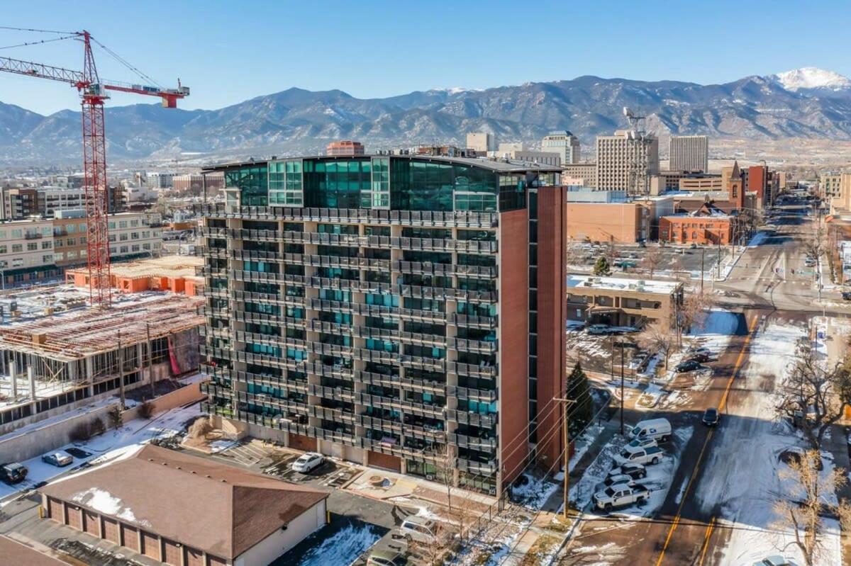 Chic Skyview Studio Downtown Colorado Springs Apartment Exterior photo